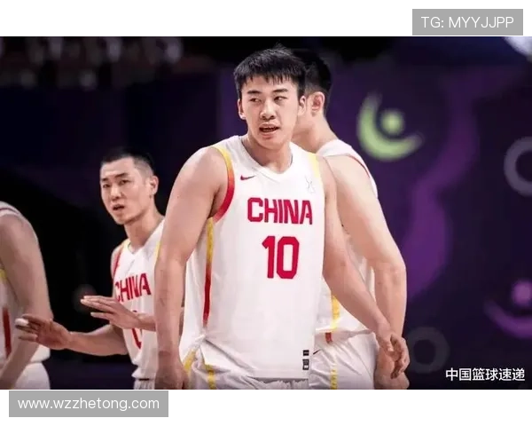 中国男篮迎战澳大利亚队展开新一轮世界杯预选赛,备战激烈对决全力以赴 中国男篮迎战澳大利亚队展开新一轮世界杯预选赛,备战激烈对决全力以赴