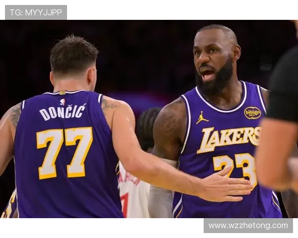 NBA最新动态：詹姆斯复出领衔湖人冲击季后赛，勇士三巨头合力战绩飙升